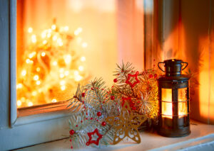 Read more about the article How to Achieve the Perfect Holiday Window Display on a Budget